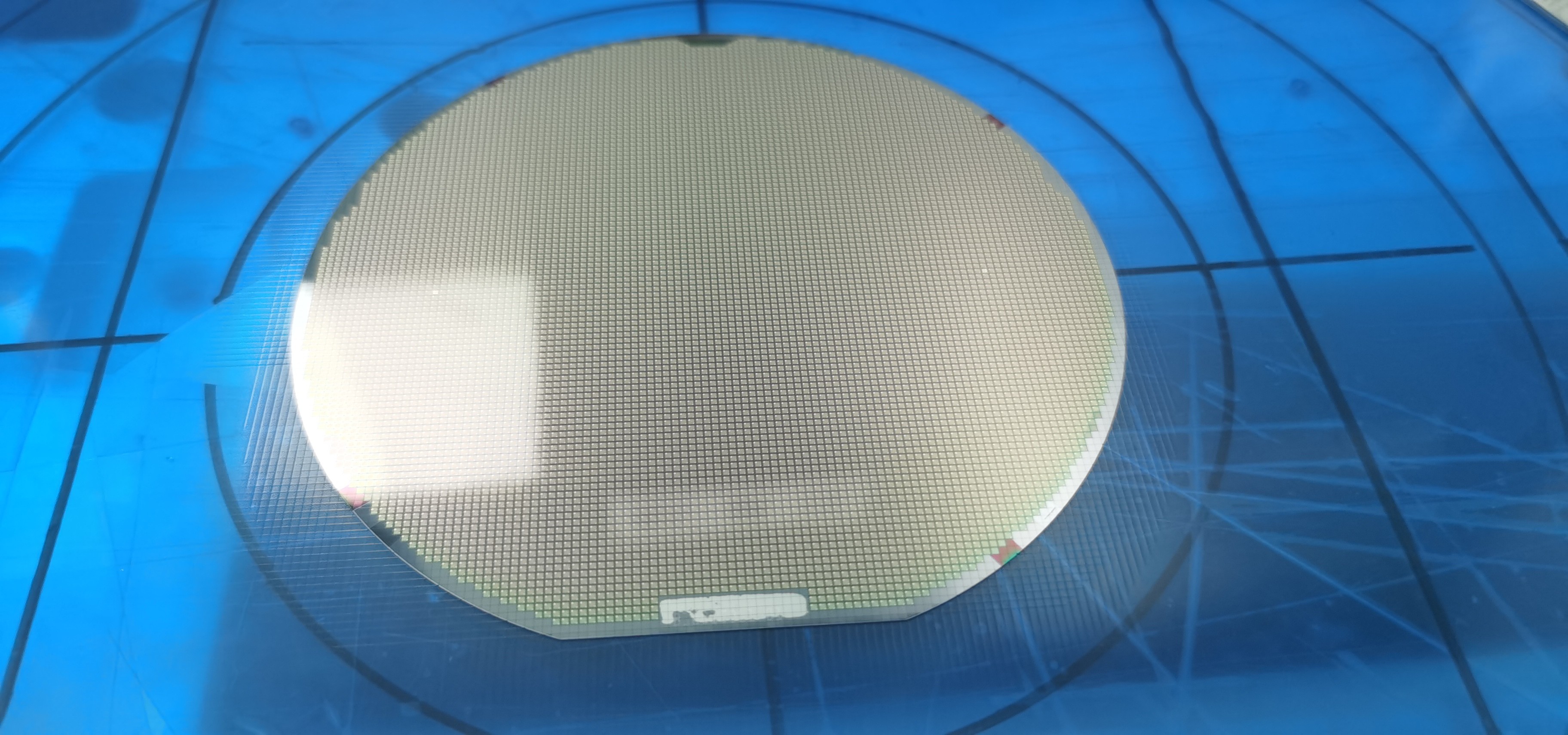 什么是UV解膠機？博捷芯精密切割