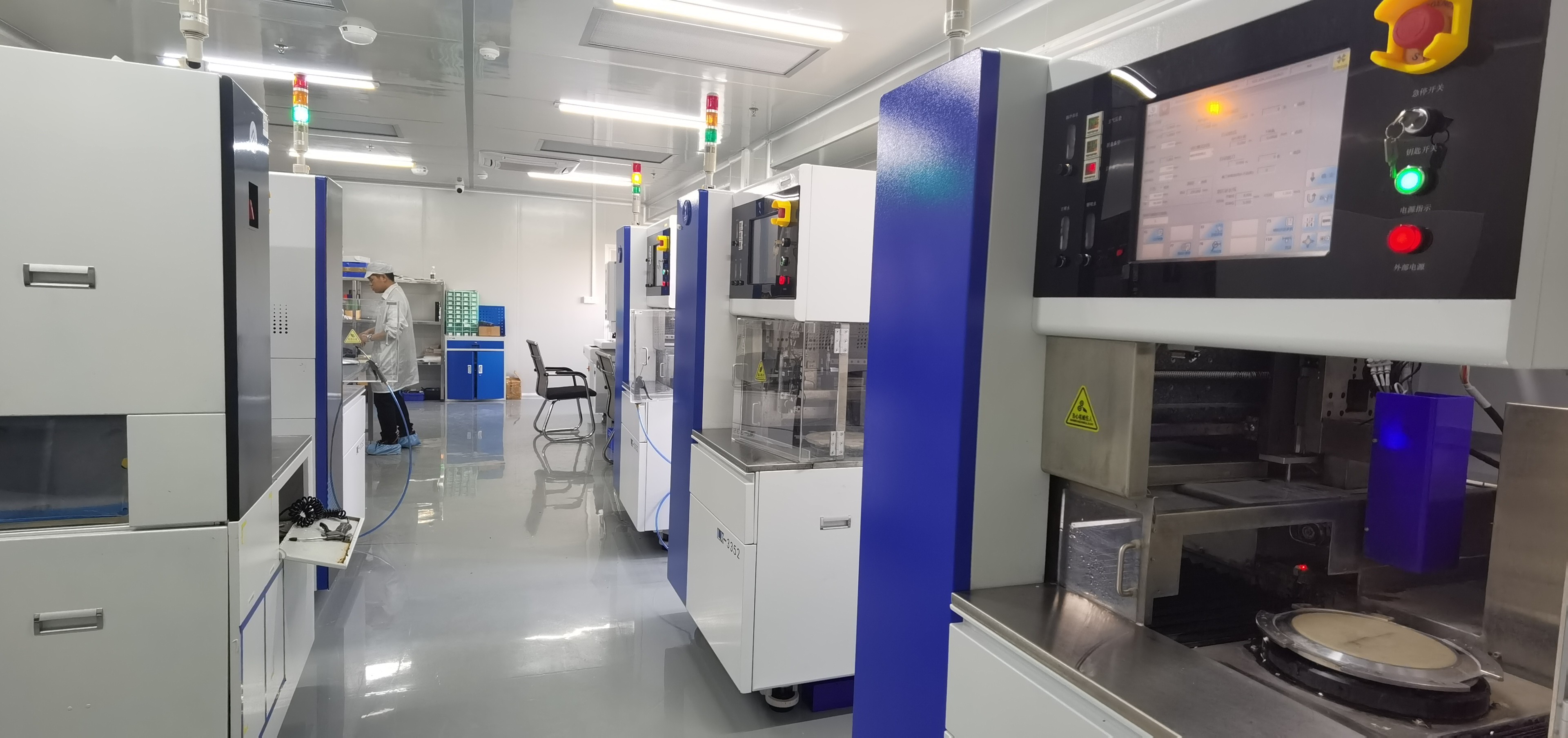 精密切割技術突破：博捷芯國產劃片機助力玻璃基板半導體量產