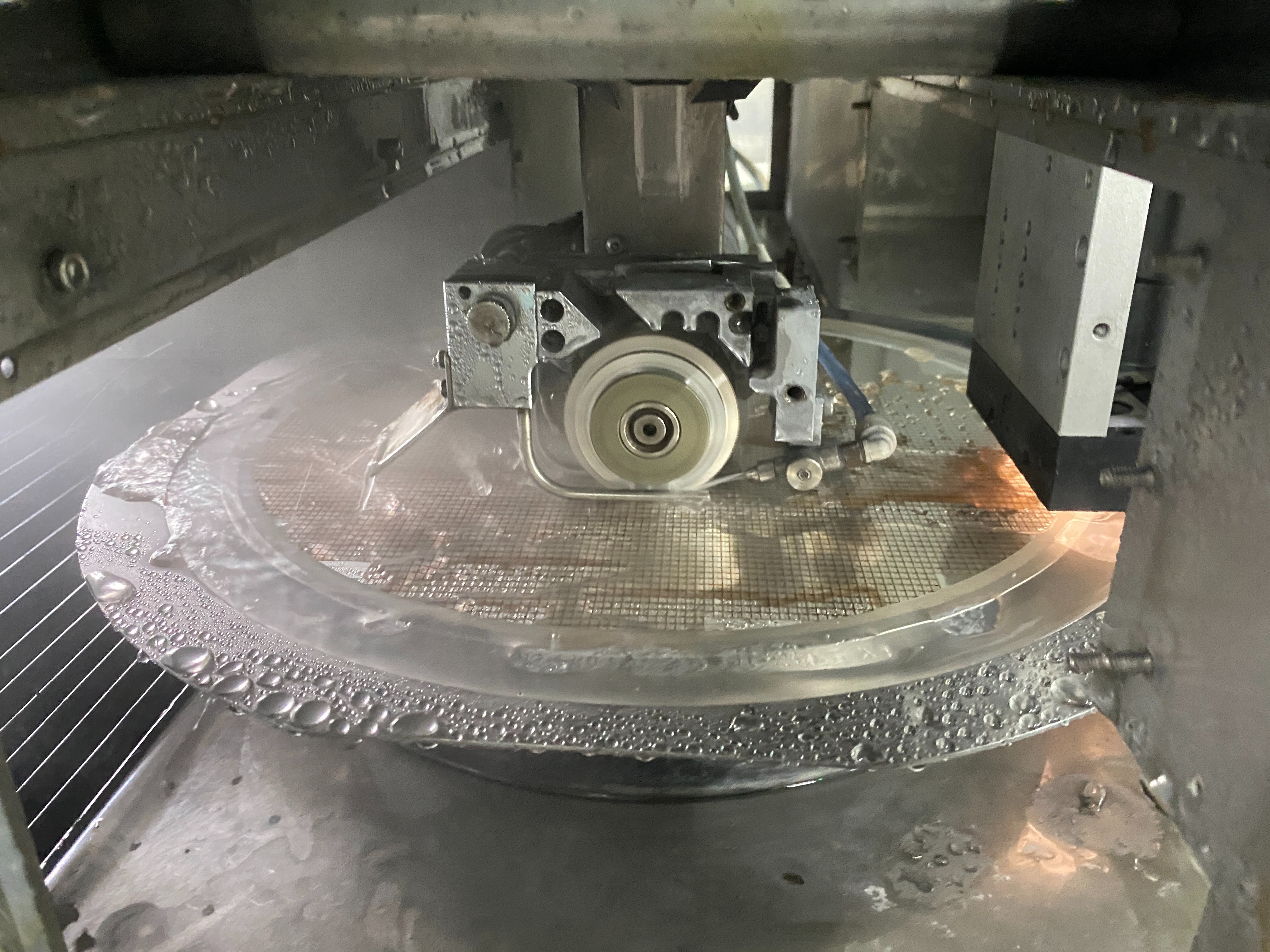 全自動劃片機與半自動劃片機怎么選？一文讀懂選型關鍵