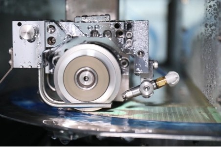 博捷芯劃片機在 IC 集成電路封裝中的應用